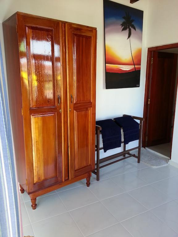 Main Reef Guest House Hikkaduwa Bilik gambar