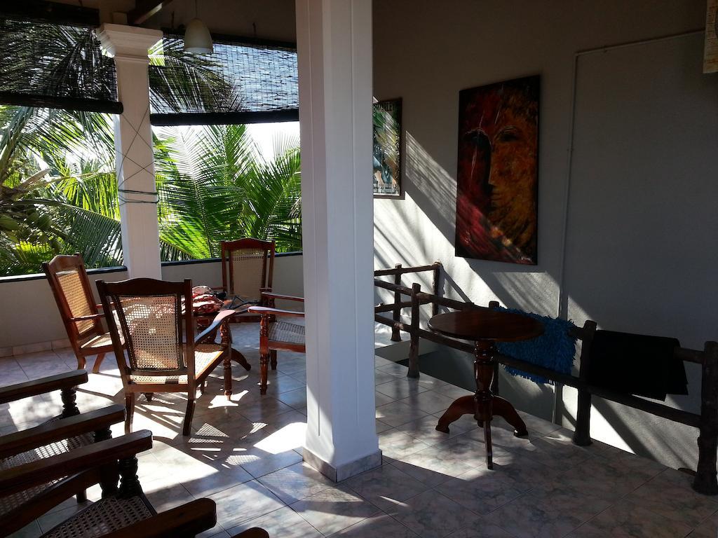 Main Reef Guest House Hikkaduwa Bilik gambar